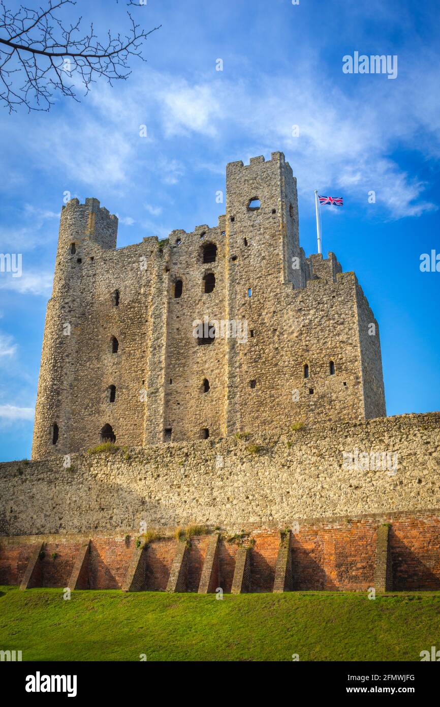 Rochester Castle, in Rochester UK, stands on the east bank of the River Medway in Rochester, Kent, South East England. Built in the 12th century. Stock Photo