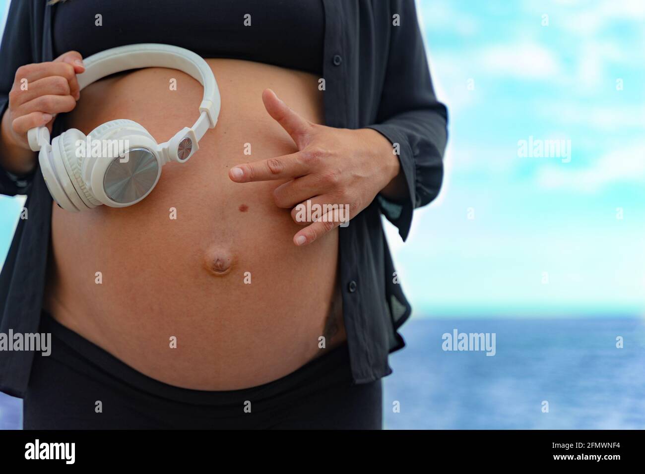 Girls Perfect Figure Stock Photo - Download Image Now - Abdomen, Adult,  Adults Only - iStock