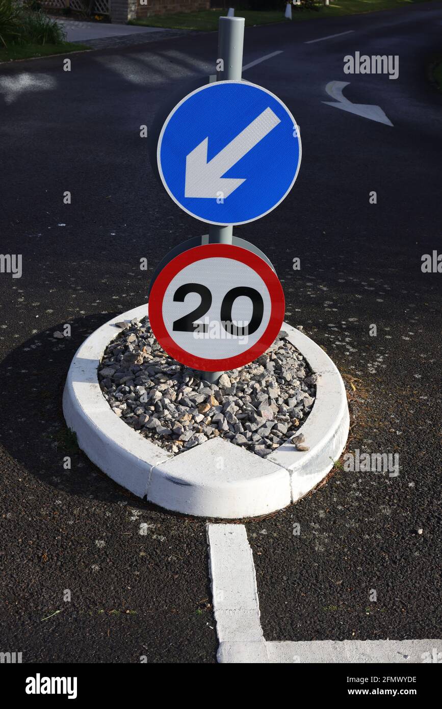 20  miles per hour speed sign Stock Photo