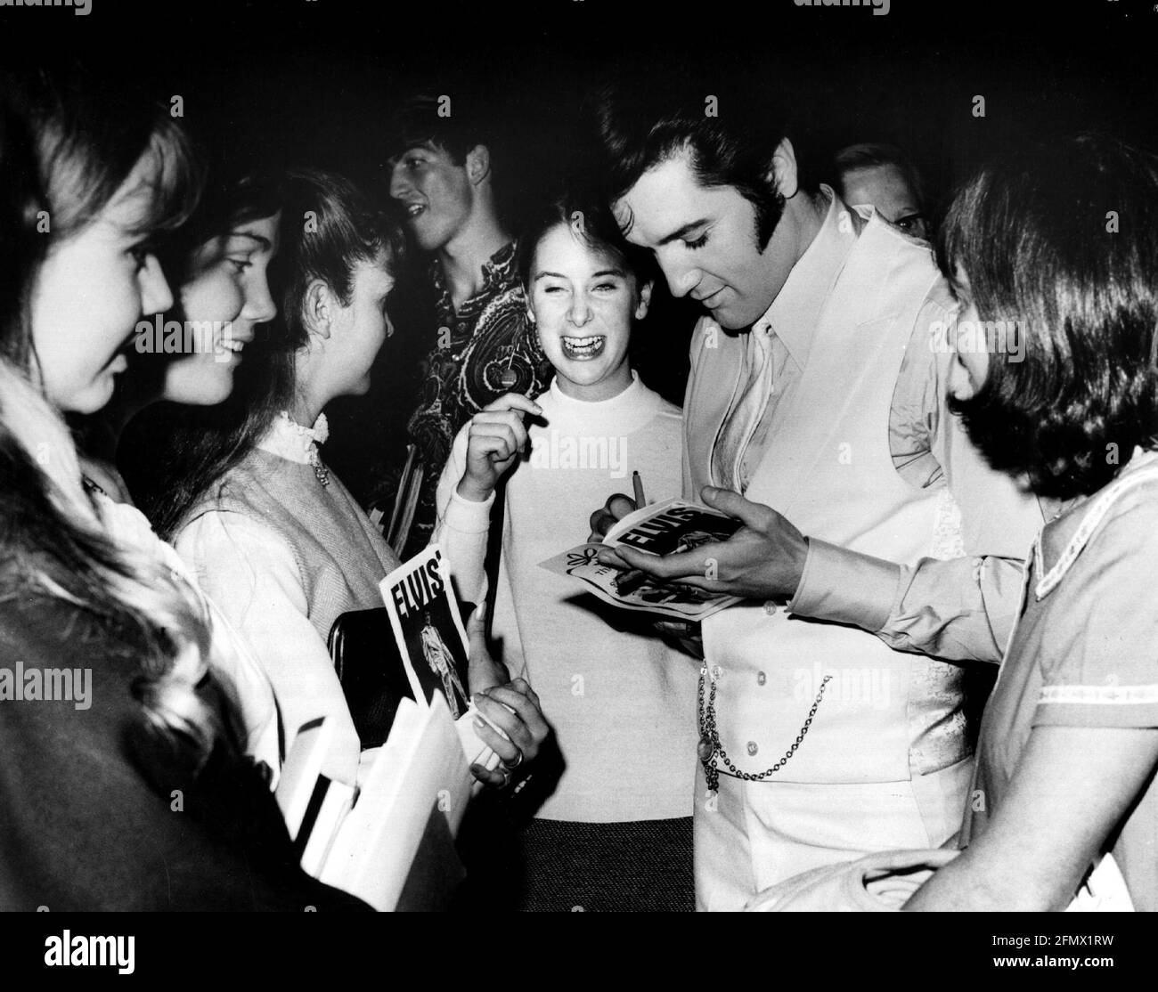 Presley, Elvis, 8.1.1935 - 16.8.1977, American singer and actor, half length, with fan people, ADDITIONAL-RIGHTS-CLEARANCE-INFO-NOT-AVAILABLE Stock Photo