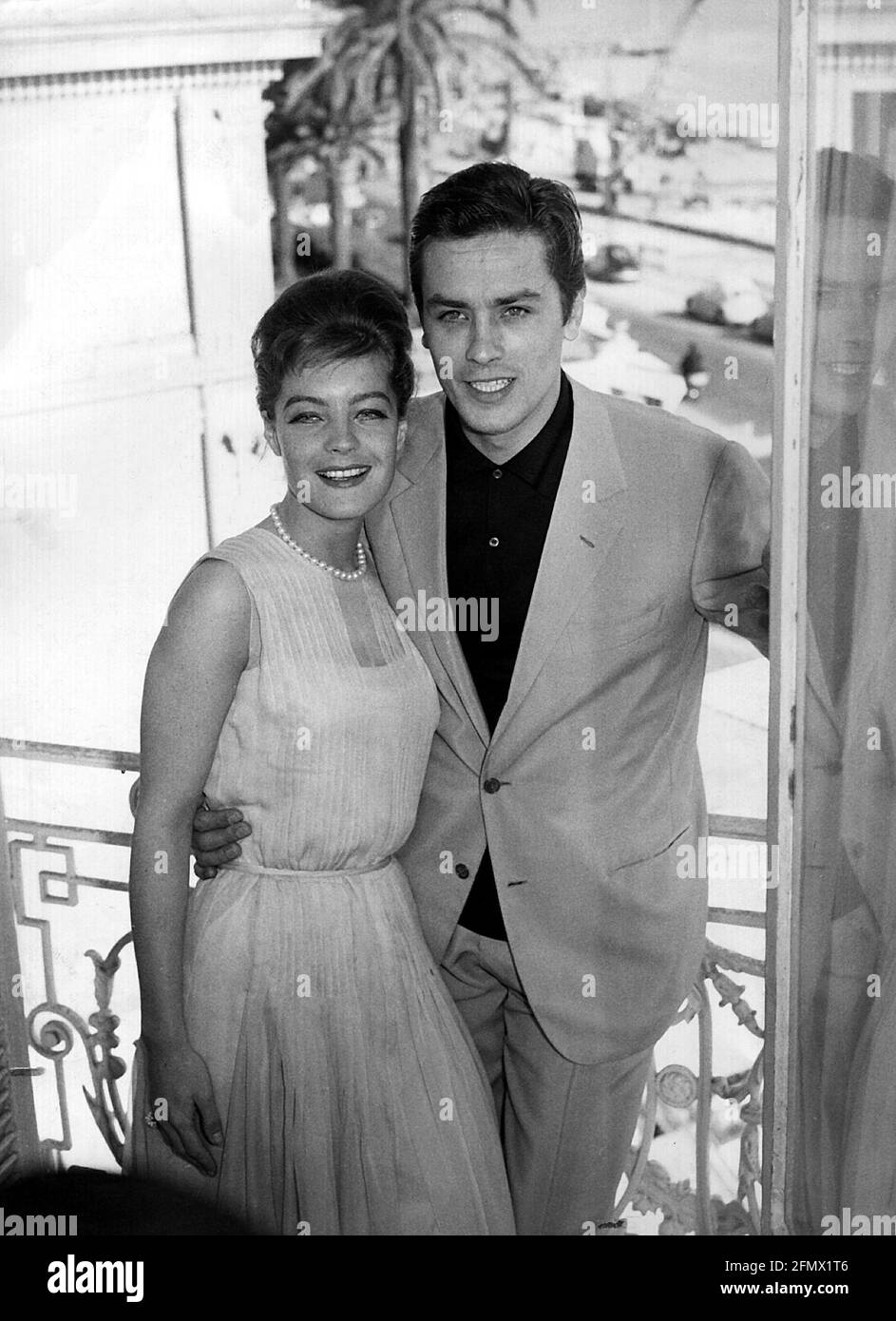 Schneider, Romy, 23.9.1938 - 29.5.1982, German actress, half length, with Alain Delon, ADDITIONAL-RIGHTS-CLEARANCE-INFO-NOT-AVAILABLE Stock Photo