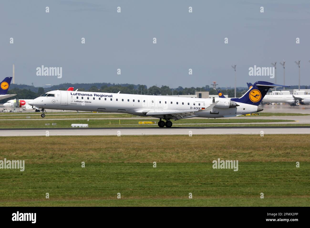 Bombardier crj 900 hi-res stock photography and images - Alamy