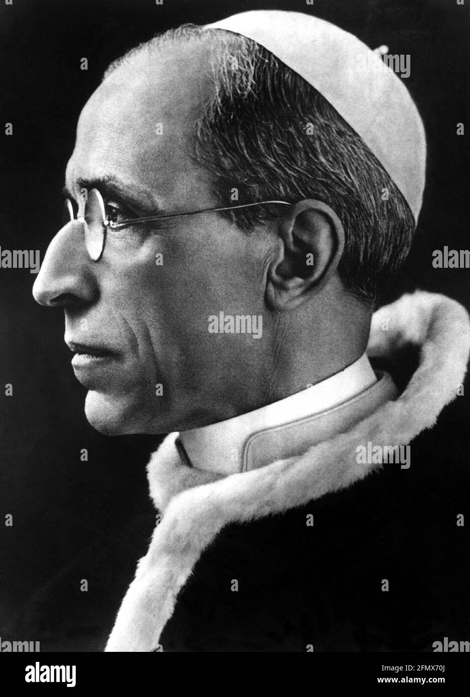 Pius XII (Eugenio Pacelli), 2.3.1876 - 9.10.1958, Pope 2.3.1939 - 9.10.1958, portrait, circa 1940, ADDITIONAL-RIGHTS-CLEARANCE-INFO-NOT-AVAILABLE Stock Photo