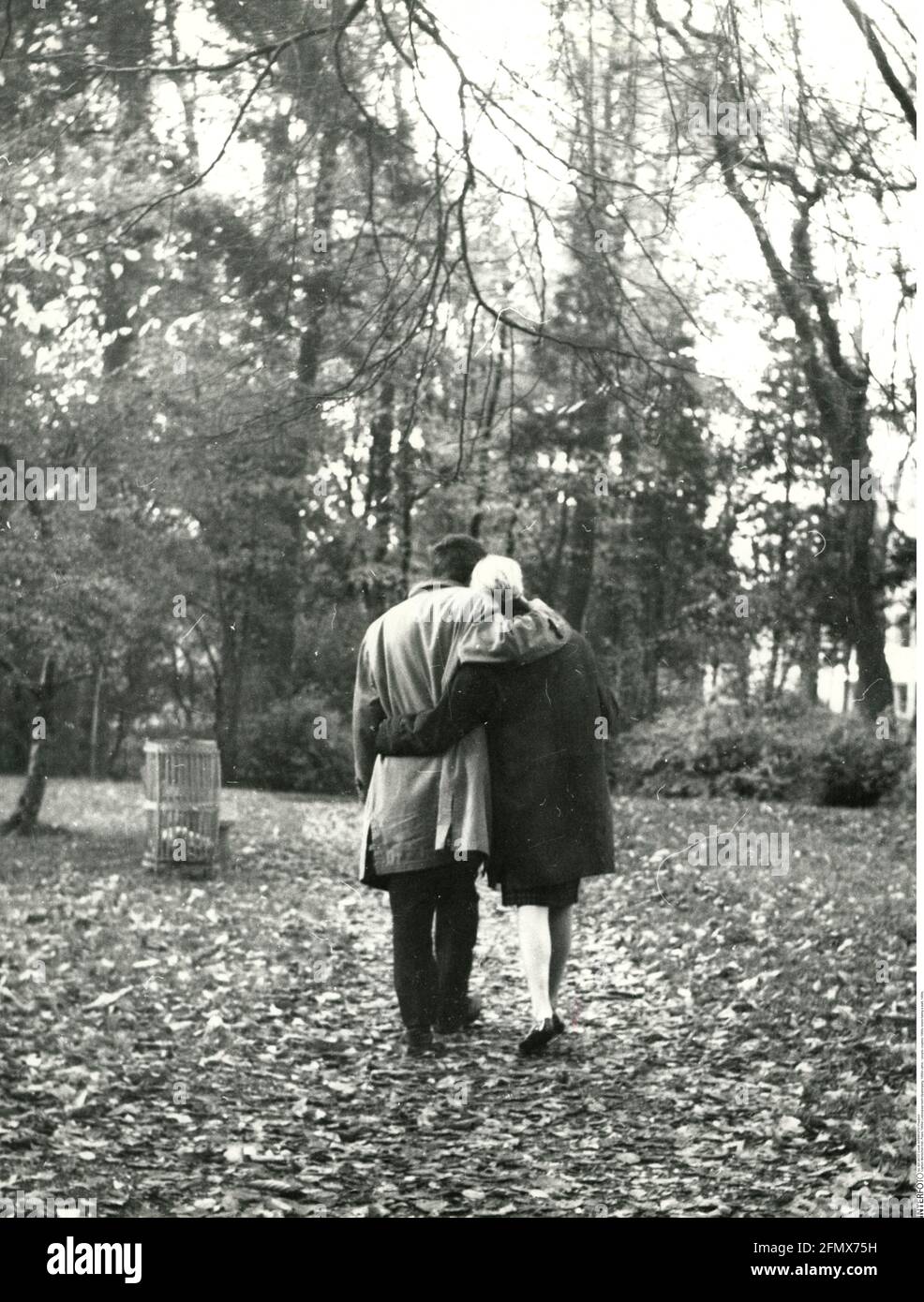 people, couples, 1960s, lovers having a walk, 1960s, ADDITIONAL-RIGHTS-CLEARANCE-INFO-NOT-AVAILABLE Stock Photo