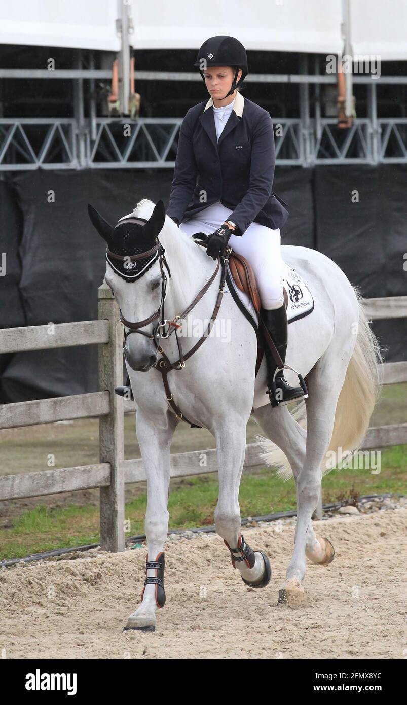 Athina Onassis de Miranda auf dem Internationalen Springreitturnier in Valkenswaard in Holland.  Die griechische Springreiterin wurde nach dem frühen Stock Photo