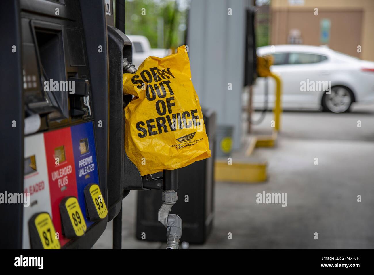 Jacksonville, United States. 11th May, 2021. Closed gasoline pumps at a retail gas station as stations run out of supply May 11, 2021 in Jacksonville, North Carolina. Gasoline shortages are spreading across the southeastern United States following a cyber attack on the Colonial Pipeline by Darkside hackers. Credit: Planetpix/Alamy Live News Stock Photo