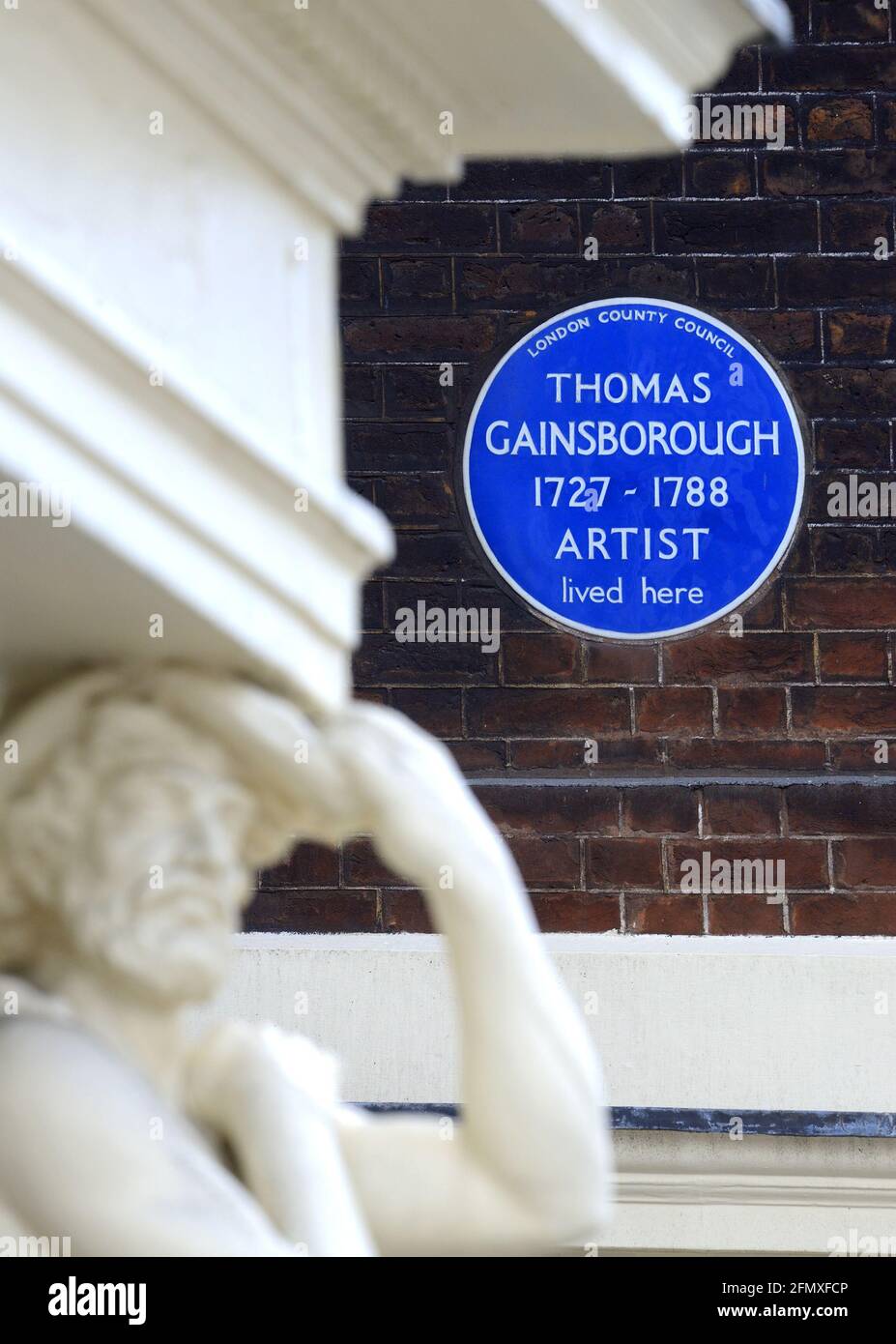 London, England, UK. Commemorative Blue Plaque: Thomas Gainsborough (1727-1788) artist, lived here. 80 - 82 Pall Mall (1951) Stock Photo