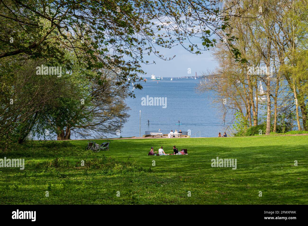 Naherholungsgebiet Diederichsenpark in Kiel mit herrlichem Blick über die Kieler Förde Stock Photo