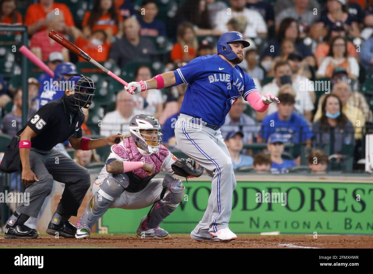 Going, going … girl! Rowdy Tellez lends his mighty swing to help Blue Jays  fans with their baby's gender reveal - The Athletic