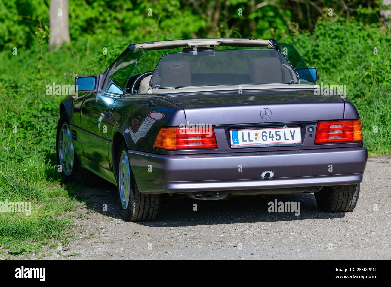mercedes benz 320 sl roadster, series r129 Stock Photo Alamy