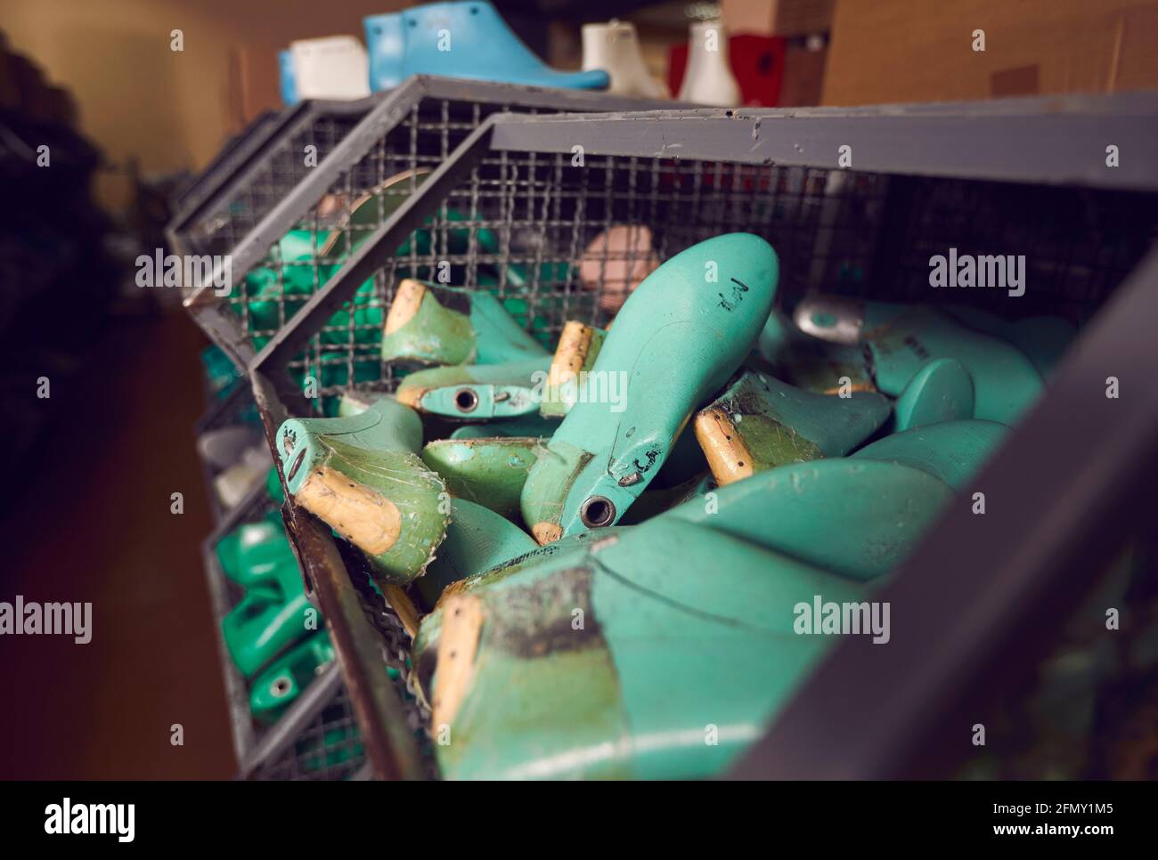 Shoe shop last manufacturers