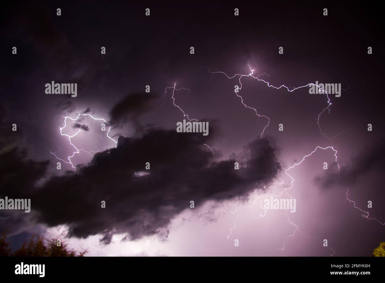 Dark and stormy night hi-res stock photography and images - Alamy