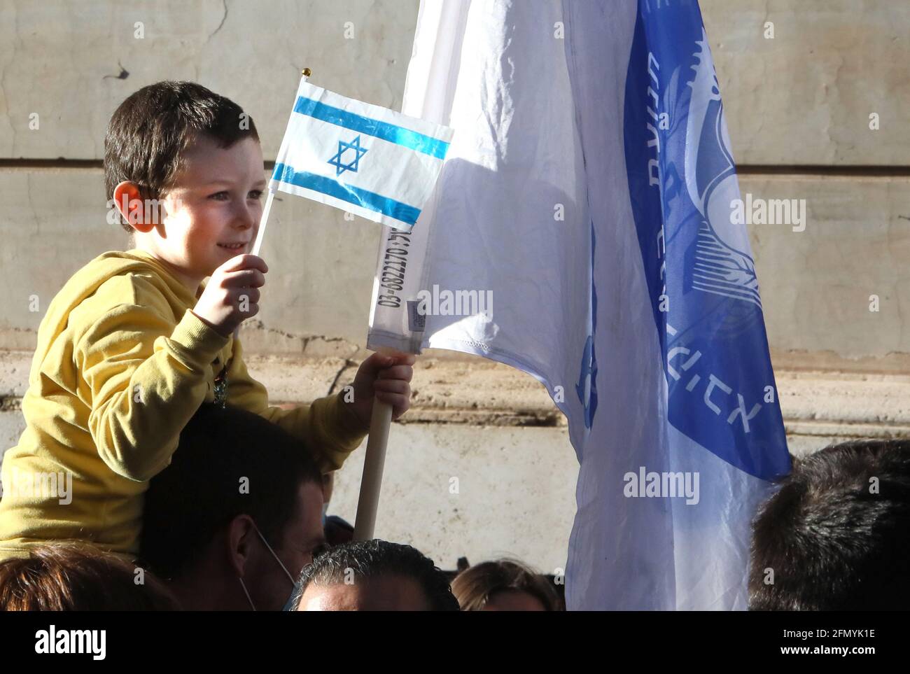 Rome, Italy. 12th May, 2021. Rome, Demonstration by the Jewish Community of Rome in solidarity with the people of Israel against attacks by Palestinian terrorists Credit: Independent Photo Agency/Alamy Live News Stock Photo