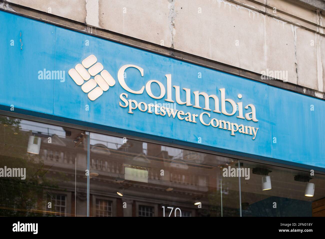 Columbia sportswear shop hi-res stock photography and images - Alamy