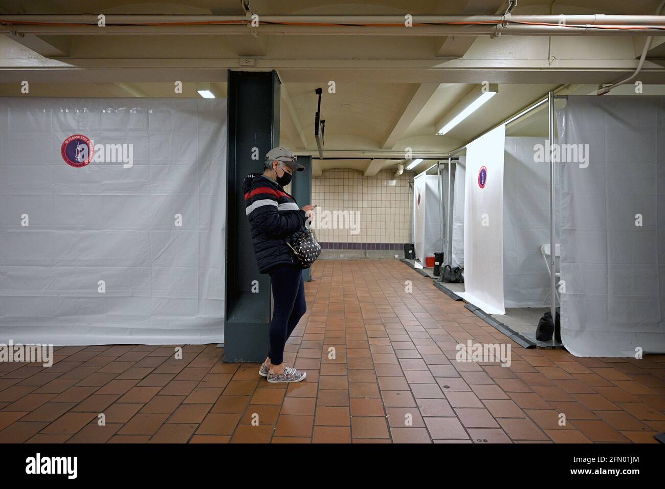 Injection stations hi-res stock photography and images - Alamy