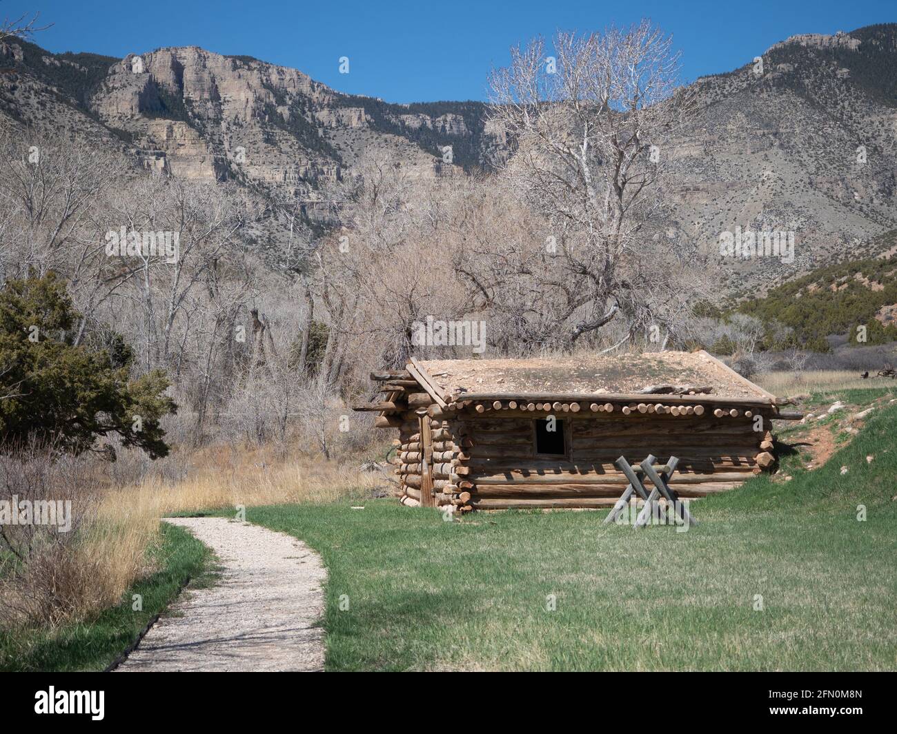 A log cabin on the Ewing-Snell ranch in the Bighorn Canyon National  Recreation Area in Montana Stock Photo - Alamy
