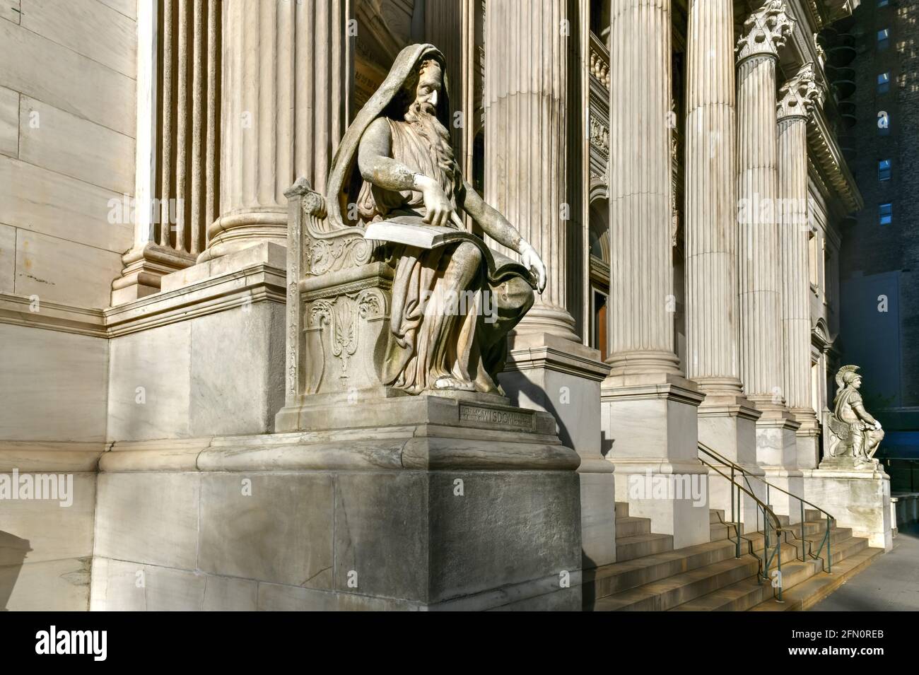 Wisdom statue supreme court building hires stock photography and