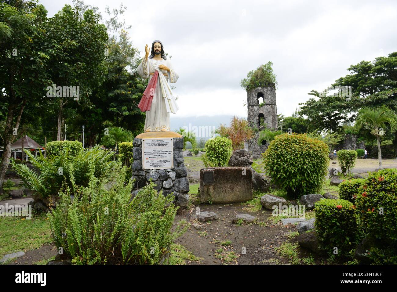 Cagsawa Ruins are the remnants of an 16th century Franciscan church, built jagain in 1724 and destroyed by the 1814 eruption of the Mayon volcano. Stock Photo