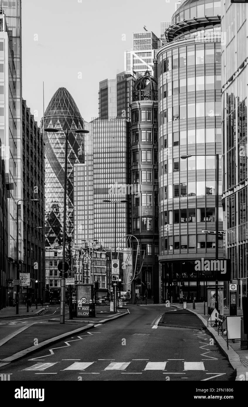 News kiosk london Black and White Stock Photos & Images - Alamy