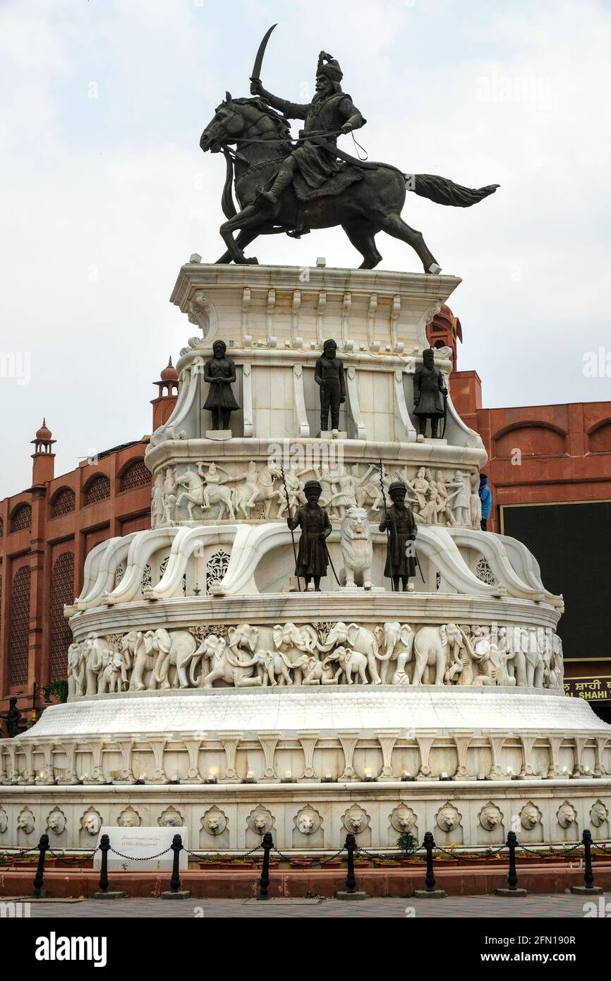 Maharaja Ranjit Singh Statue in Amritsar, Punjab, India Stock Photo Alamy