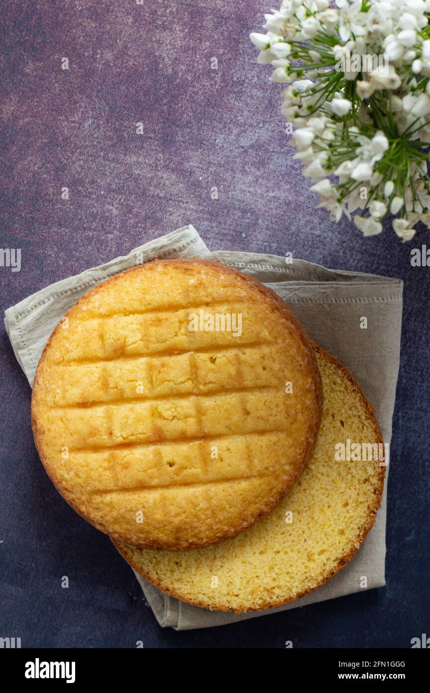 Sponge cake, famous english cak Stock Photo Alamy