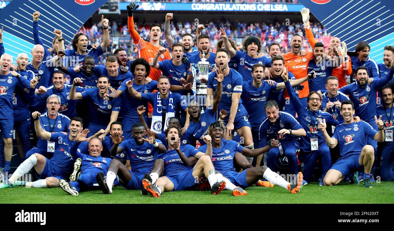 File photo dated 19-05-2018 of Chelsea's Olivier Giroud (centre) celebrates  with the trophy and team-mates after winning the Emirates FA Cup Final.  Issue date: Thursday May 13, 2021 Stock Photo - Alamy