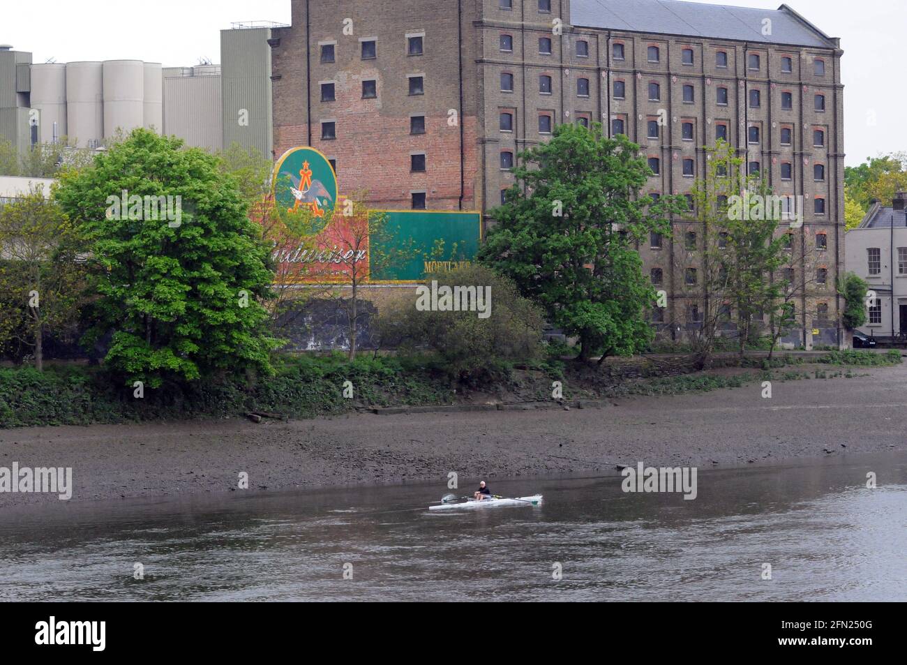 London, UK. 13th May, 2021. Rain on the Thames at Chiswick. Credit: JOHNNY ARMSTEAD/Alamy Live News Stock Photo