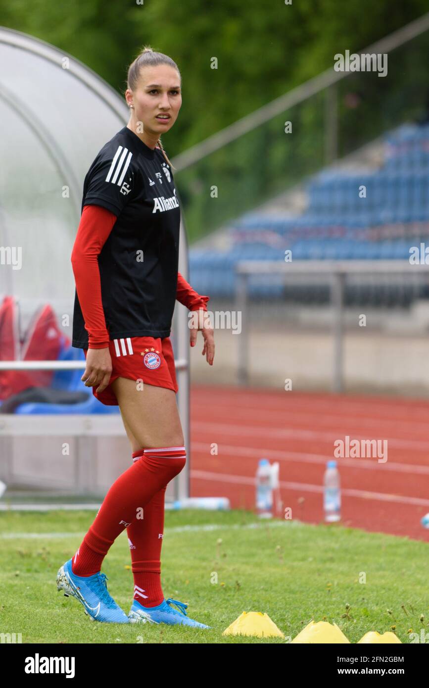 Aschheim, Germany. 13th May, 2021. Jana Kappes (20 FC Bayern München II)  before the 2. Frauen Bundesliga match between FC Bayern Munich II and 1. FC  Saarbruecken at Sportpark Aschheim, Germany. Credit: