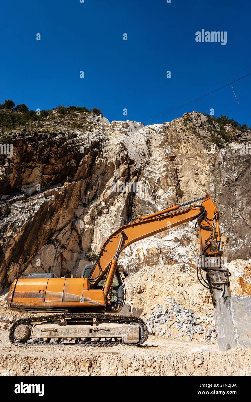 Excavator jack hammer hi-res stock 