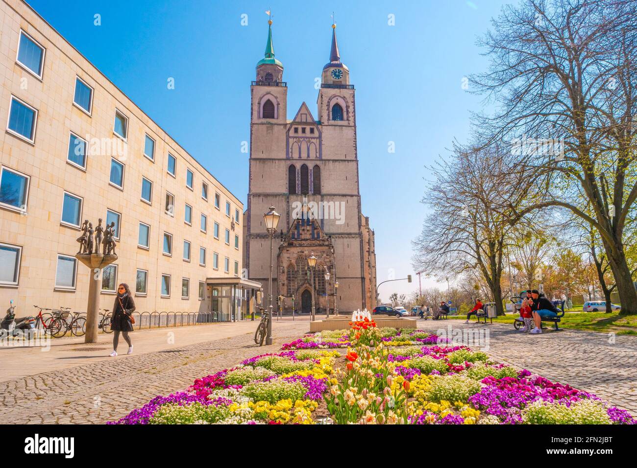 Church of Saint Jochannis (Jochanniskirche) in front of flowers and