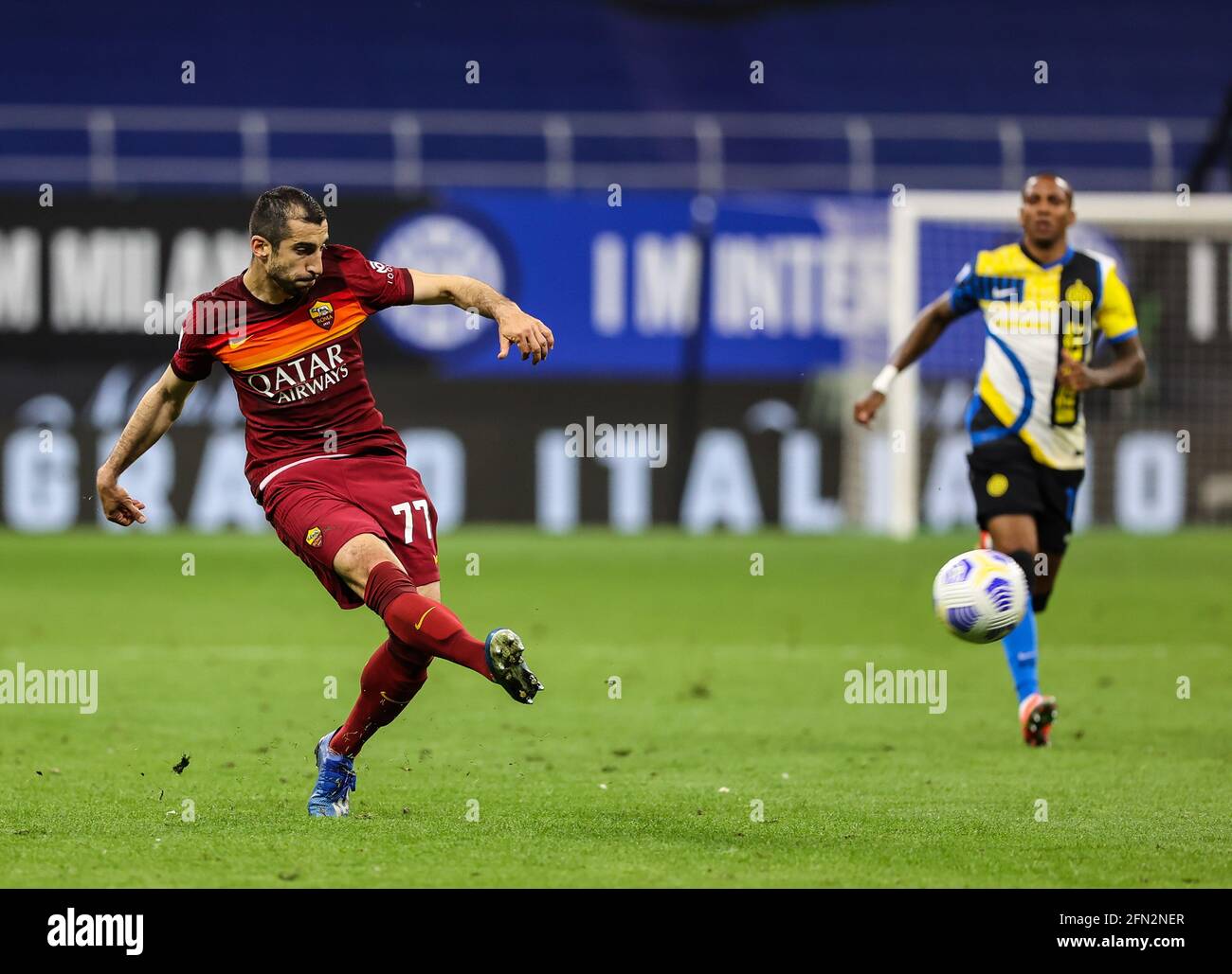 Matteo Darmian of FC Internazionale fights for the ball against Henrikh  Mkhitaryan of AS Roma during the Serie A 2020/21 / LM Stock Photo - Alamy