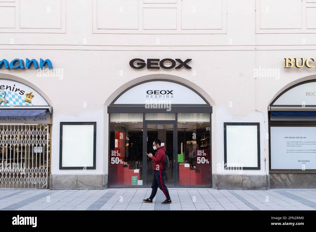 pelo conspiración accidente Geox store hi-res stock photography and images - Alamy