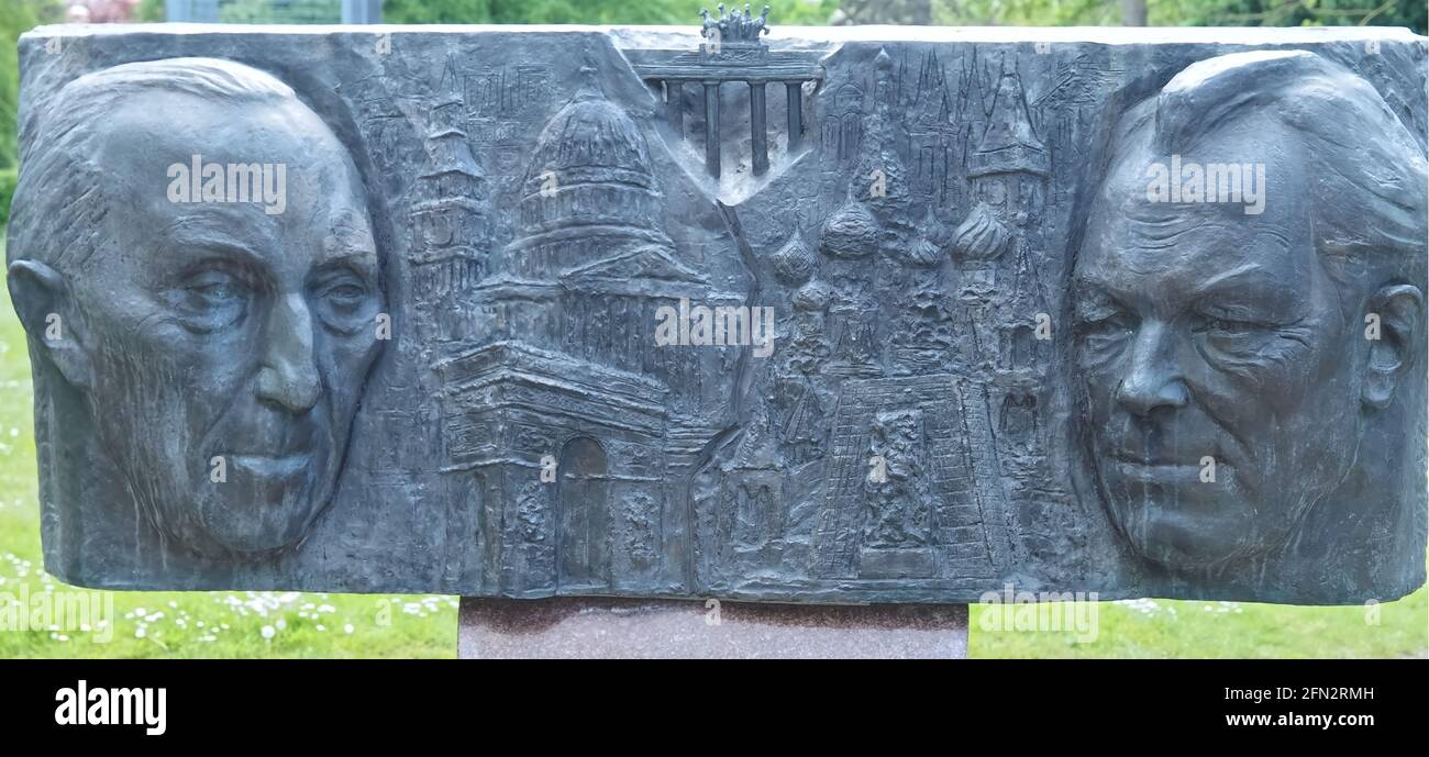 Bronze relief of the federal Chancellor Willy Brandt and Konrad Adenauer by the artist Grigory Yastrebenetzki Stock Photo