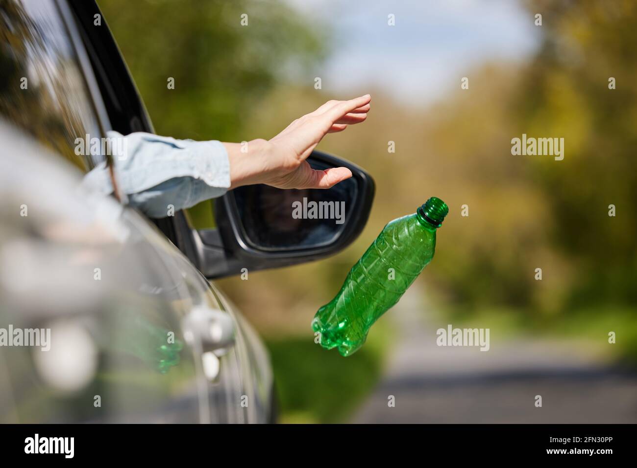 Throwing litter hires stock photography and images Alamy