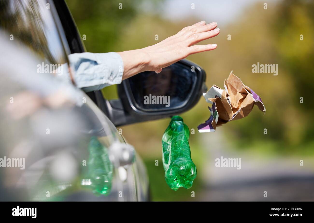 Throwing litter hires stock photography and images Alamy