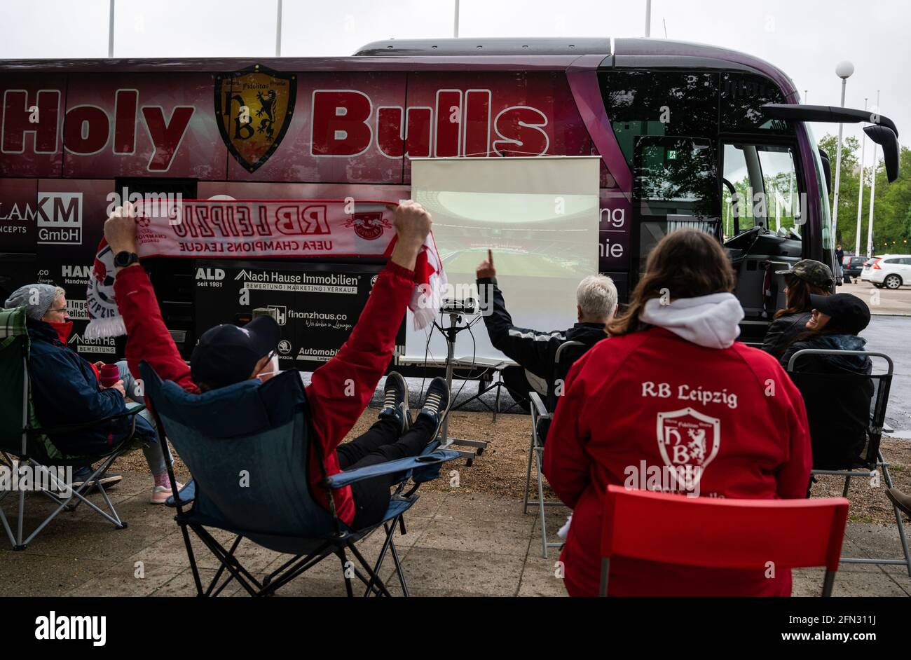 Fan Bus High Resolution Stock Photography And Images Alamy