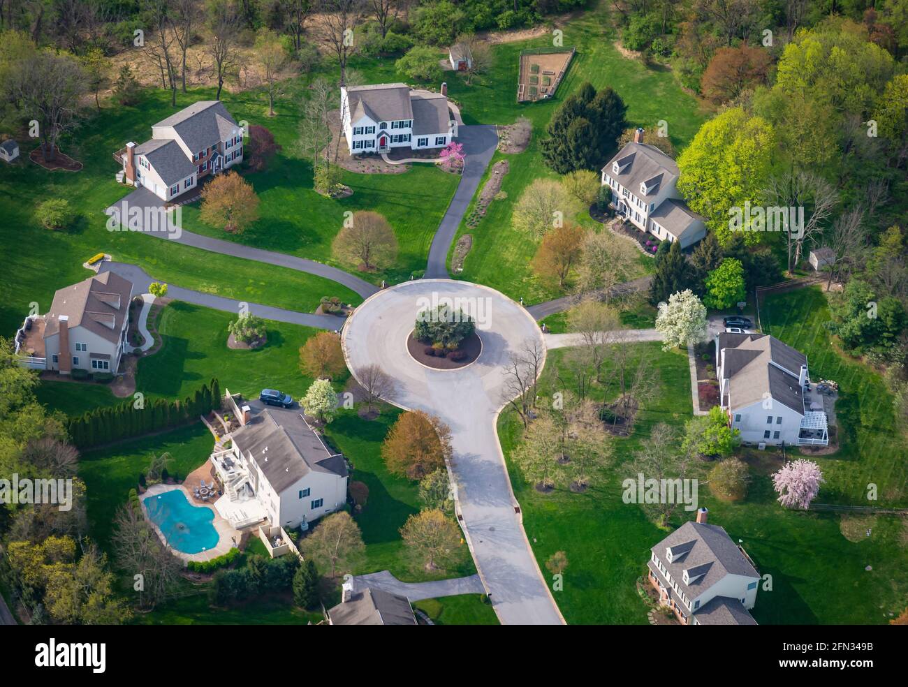 Aerial view of suburban cul de sac neighborhood, Pennsylvania, USA Stock  Photo - Alamy