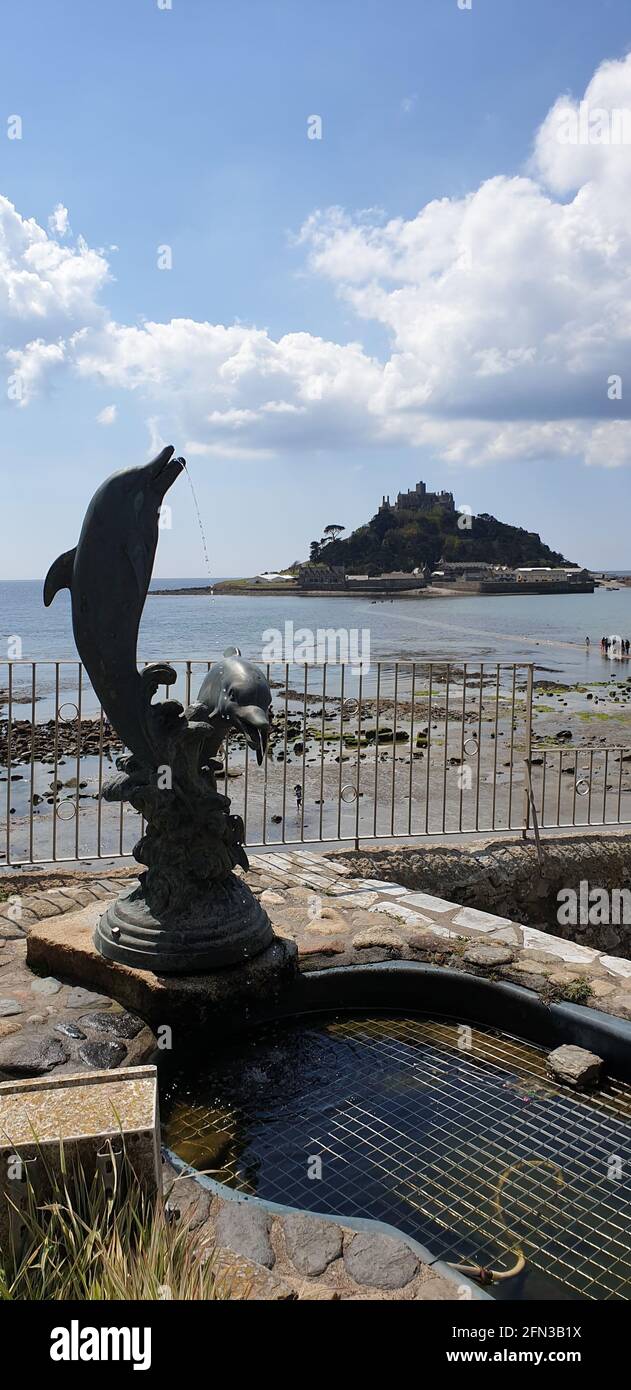 Causeway,cSt Michaels Mount, Penzance, Cornwall, United Kingdom. 12.10,2021 St Michael's Mount is a tidal island in Mount's Bay, Cornwall, United King Stock Photo