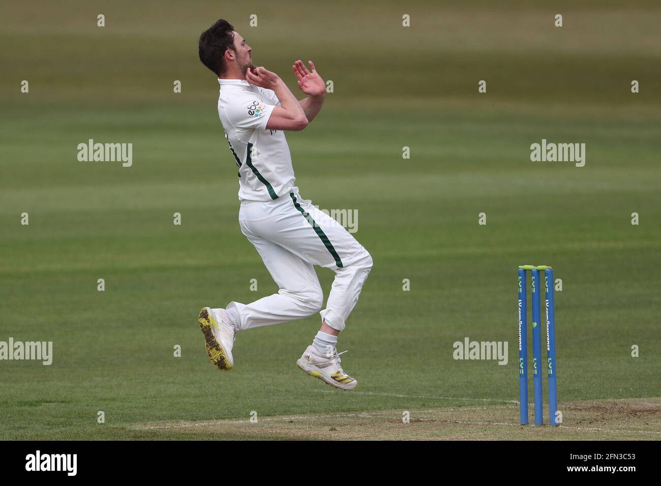 CHESTER LE STREET, UK. MAY 13TH Worcesterhire's Ed Barnard bowling ...