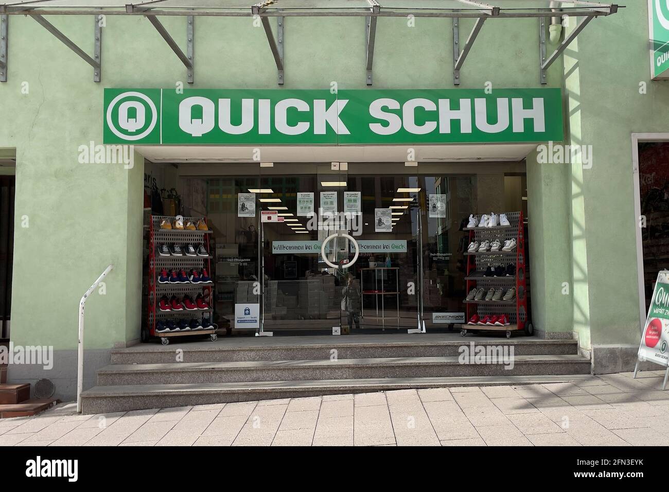Quick Schuh shoe store in Fulda town center Stock Photo - Alamy