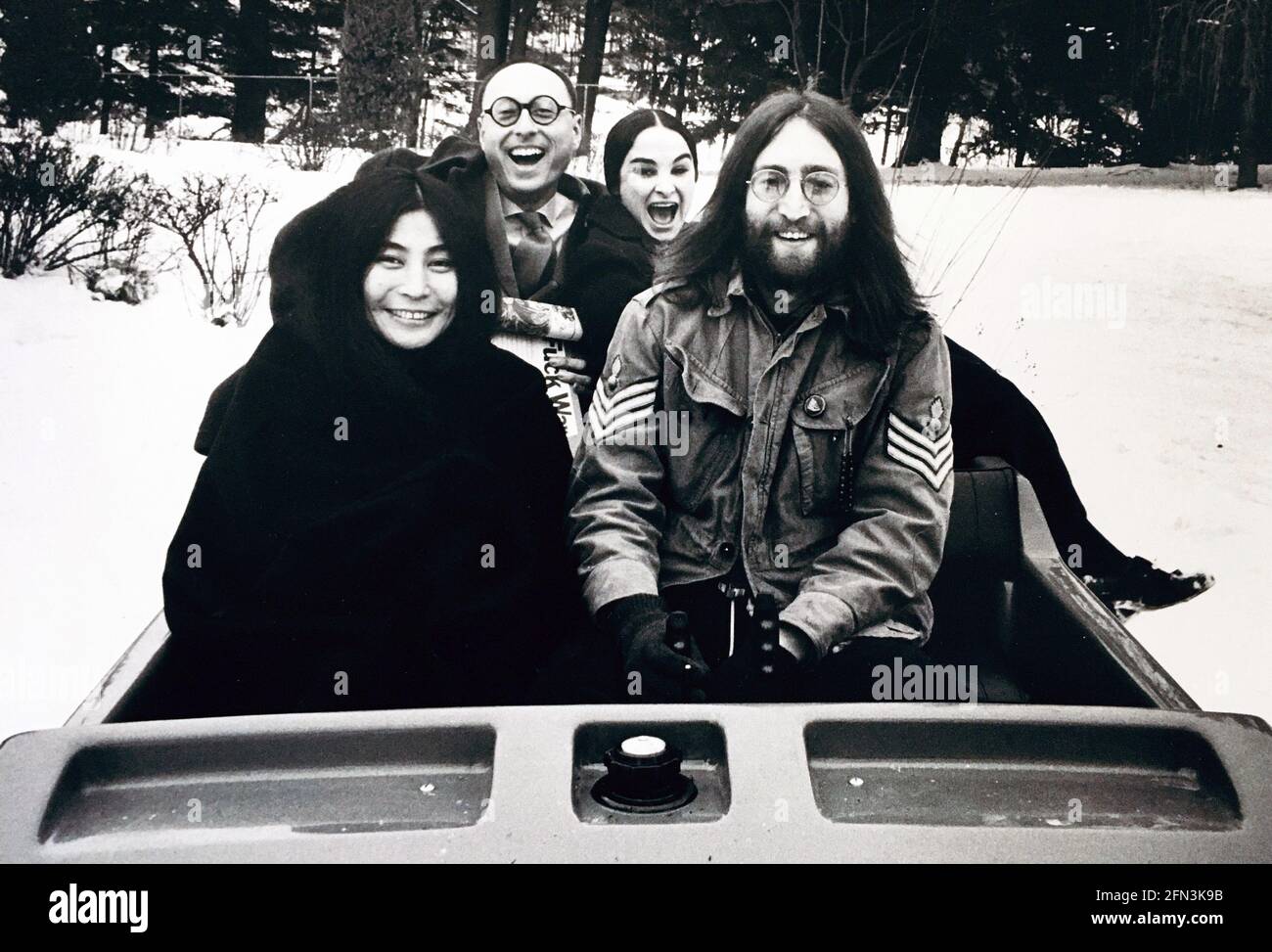 Download Yoko Ono John Lennon High Resolution Stock Photography And Images Alamy