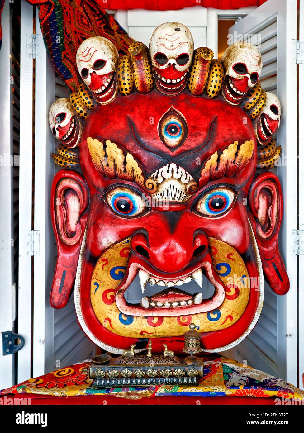 Bhutanese masks hires stock photography and images Alamy