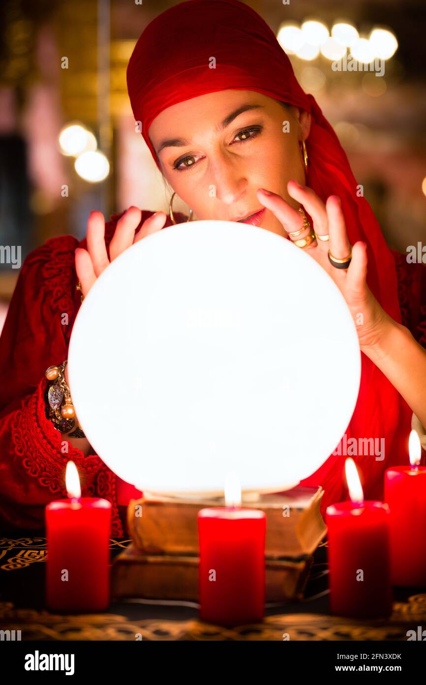 Female or esoteric Oracle, sees in the future by looking