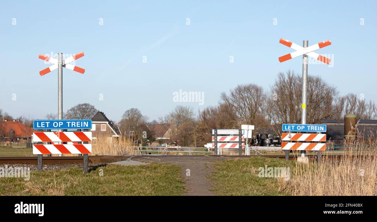 Unguarded Railway Crossing Sign High Resolution Stock Photography And Images Alamy Unguarded Railway Crossing Sign High Resolution Stock Photography And Images Alamy