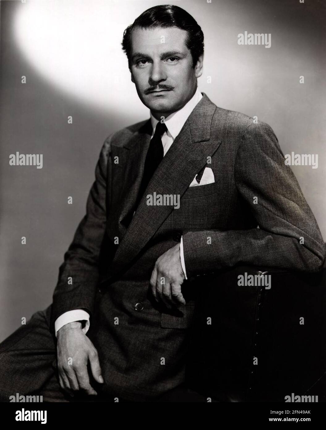 Olivier, Laurence Sir, 22.5.1907 - 11.7.1989, British actor, half length, circa 1940, pochette, ADDITIONAL-RIGHTS-CLEARANCE-INFO-NOT-AVAILABLE Stock Photo