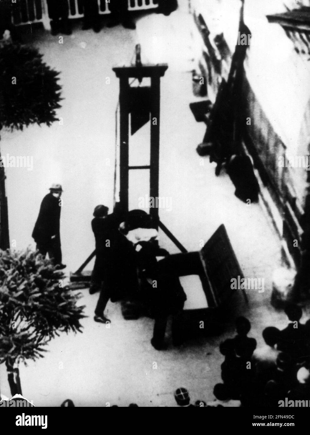 justice, penitentiary system, capital punishment, beheading of Eugen Weidmann by guillotine, ADDITIONAL-RIGHTS-CLEARANCE-INFO-NOT-AVAILABLE Stock Photo