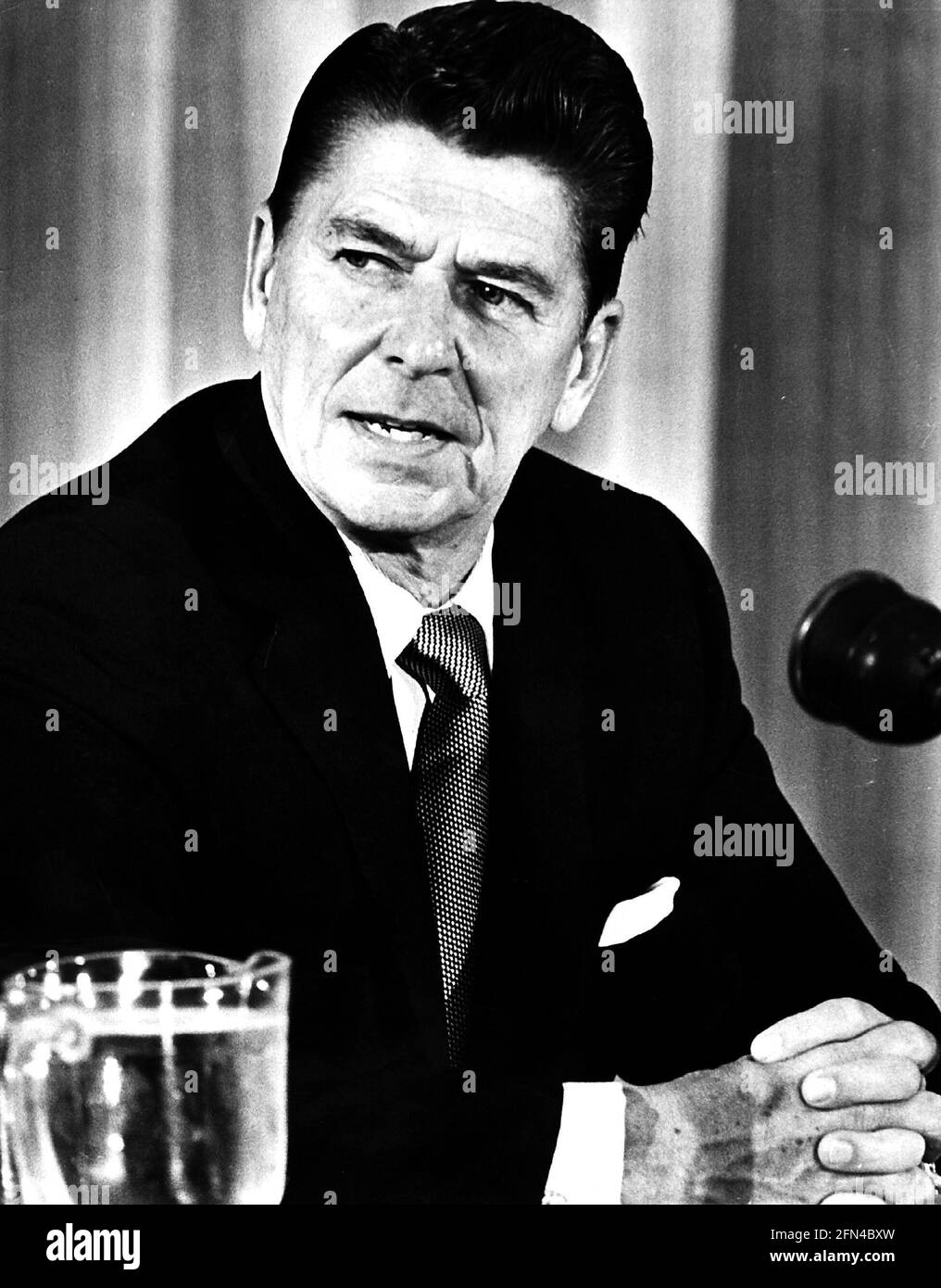 Reagan, Ronald, 6.2.1911 - 5.6.2004, US actor and politician, 40th US president, half length, 1969, ADDITIONAL-RIGHTS-CLEARANCE-INFO-NOT-AVAILABLE Stock Photo