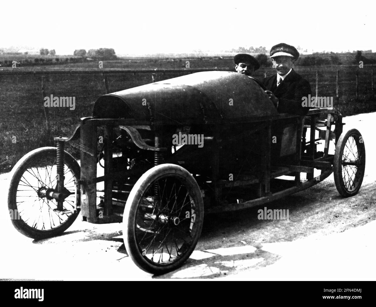 France car 1900 Black and White Stock Photos & Images - Alamy