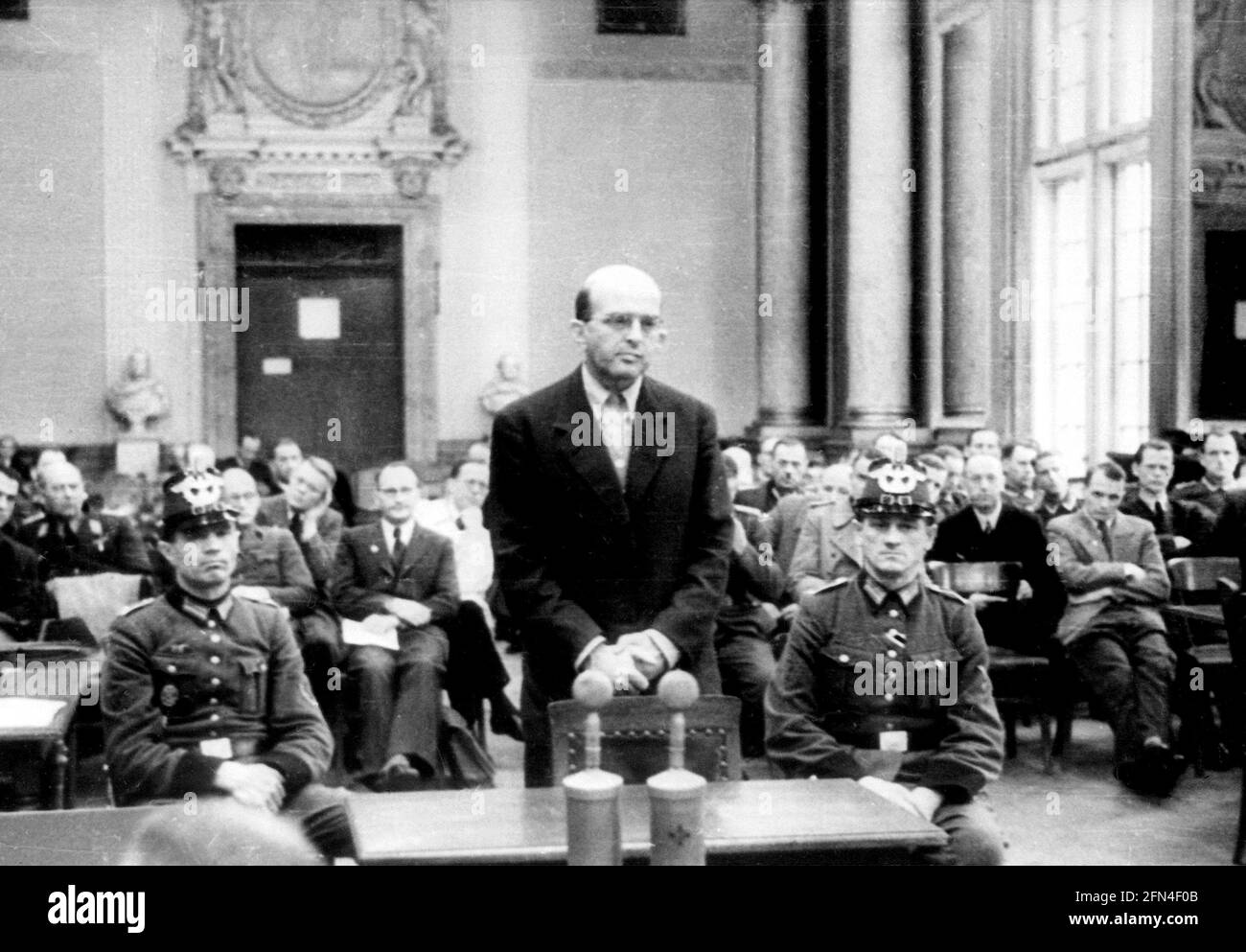 peoples court hi res stock photography and images Alamy peoples court hi res stock photography and images Alamy