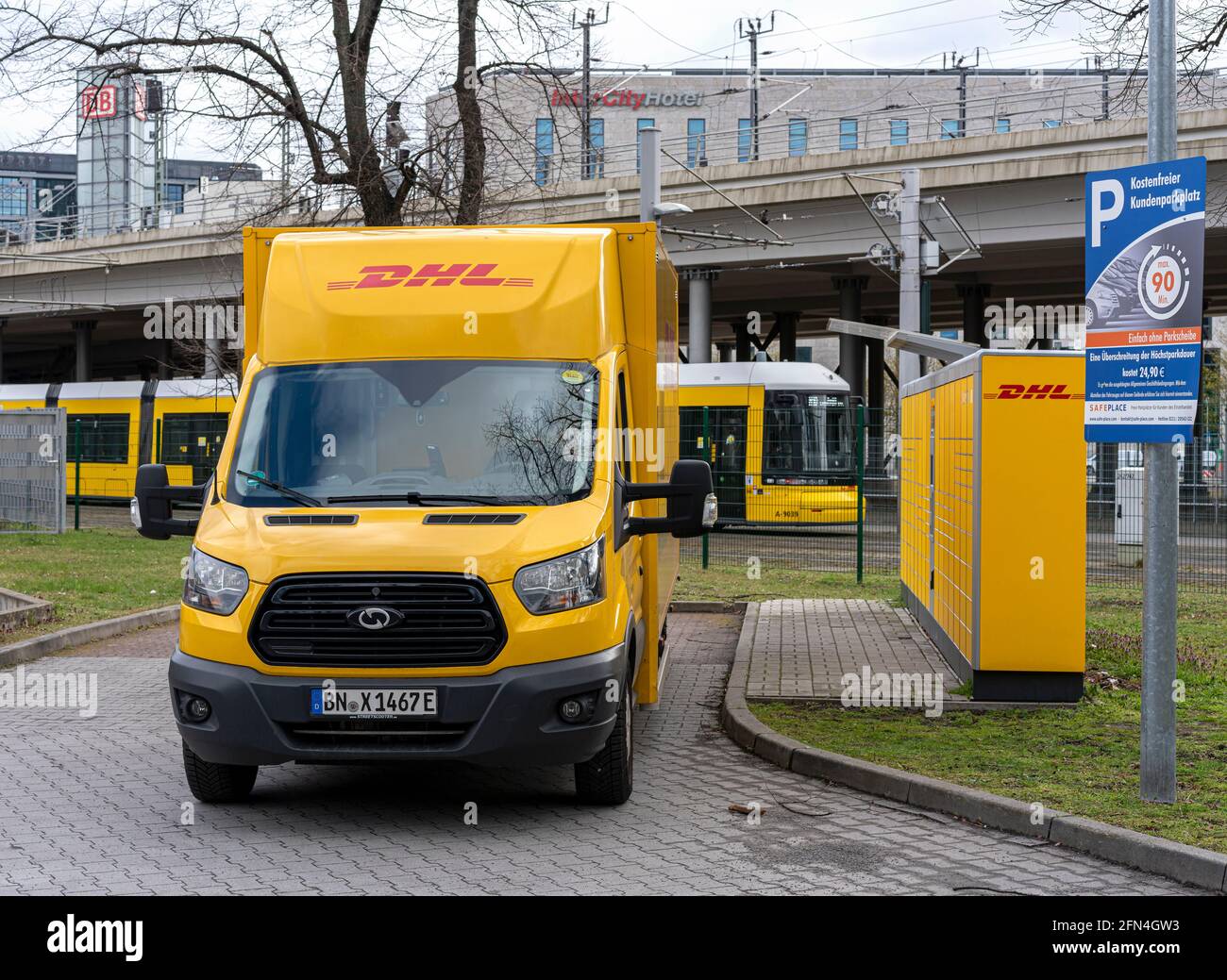 Deutsche Post Vehicle At A DHL Packstation Stock Photo - Alamy